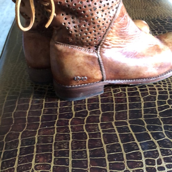Brown distressed boots, excellent condition, non smokers home - Picture 3 of 3